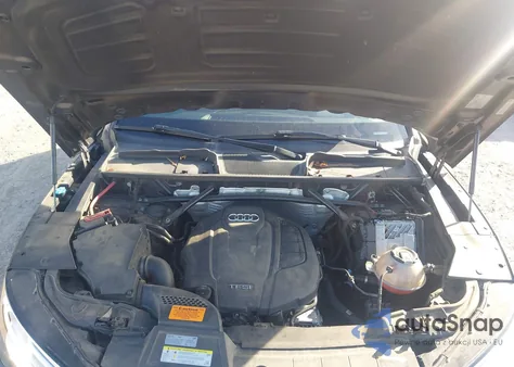 2018 Audi Q5 2.0T Premium/2.0T Tech Premium z USA, uszkodzony, nr VIN WA1ANAFY8J2043896